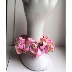 Pink Curly Conch Shell Stretch Bracelet